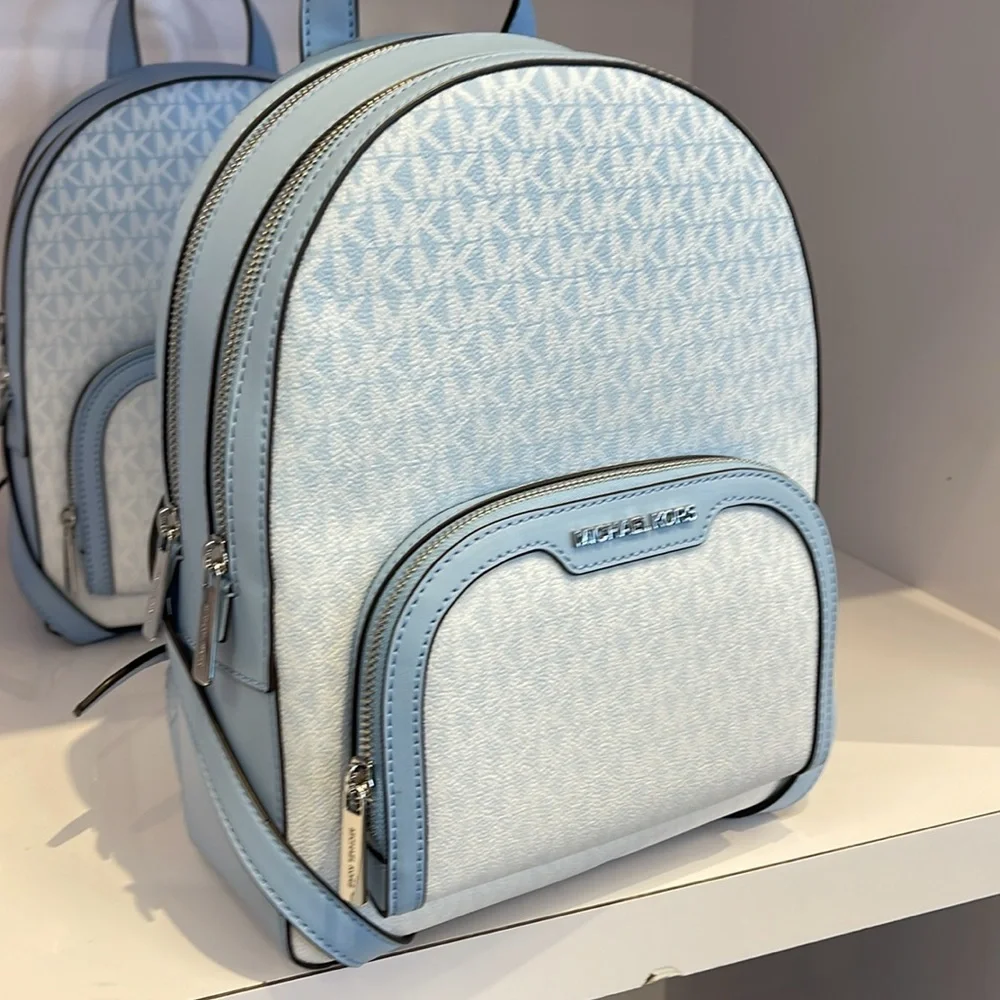 MICHAEL KORS Jaycee Medium Ombré Signature Logo Backpack
LIGHT SKY
NWT - Picture 2 of 13